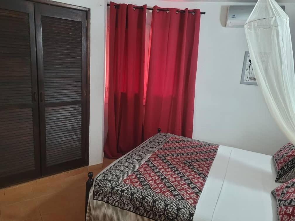 Villa Bord De Mer Avec Piscine Sali Tap Bagian luar foto