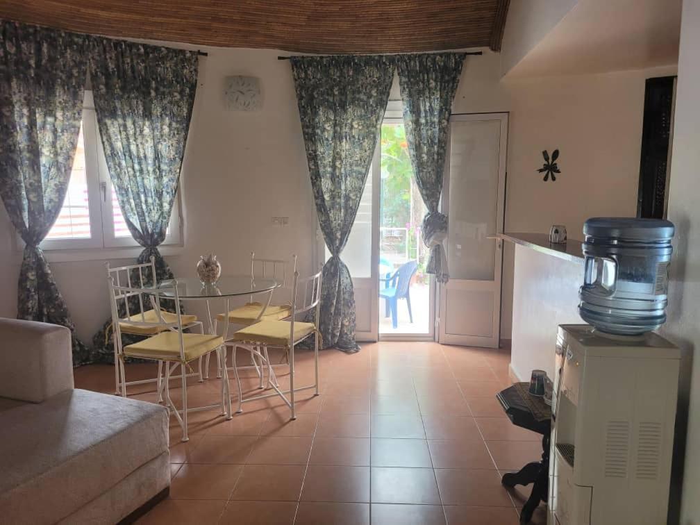 Villa Bord De Mer Avec Piscine Sali Tap Bagian luar foto
